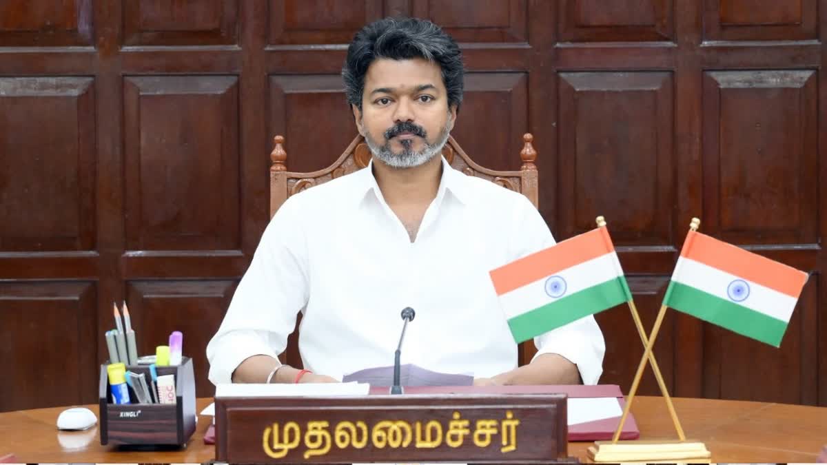 முதல்வர் விஜயின் கரூர் வருகை: கியூஆர் கோடுடன் அடையாள அட்டைகள்... பாதுகாப்பு ஏற்பாடுகள் தீவிரம்!